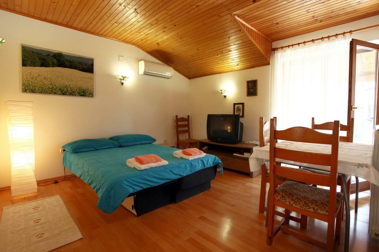 Apartment Svobode Izola Exterior photo